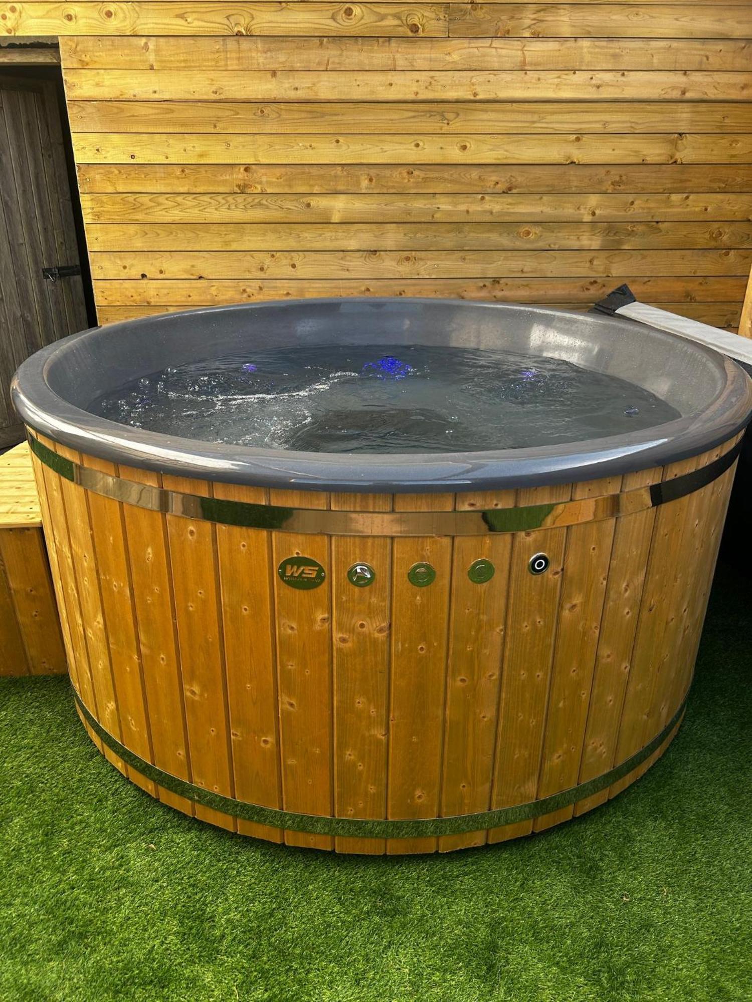 The Alpaca Farmhouse With Hot Tub And Alpaca Experience Included Dromara Exteriér fotografie