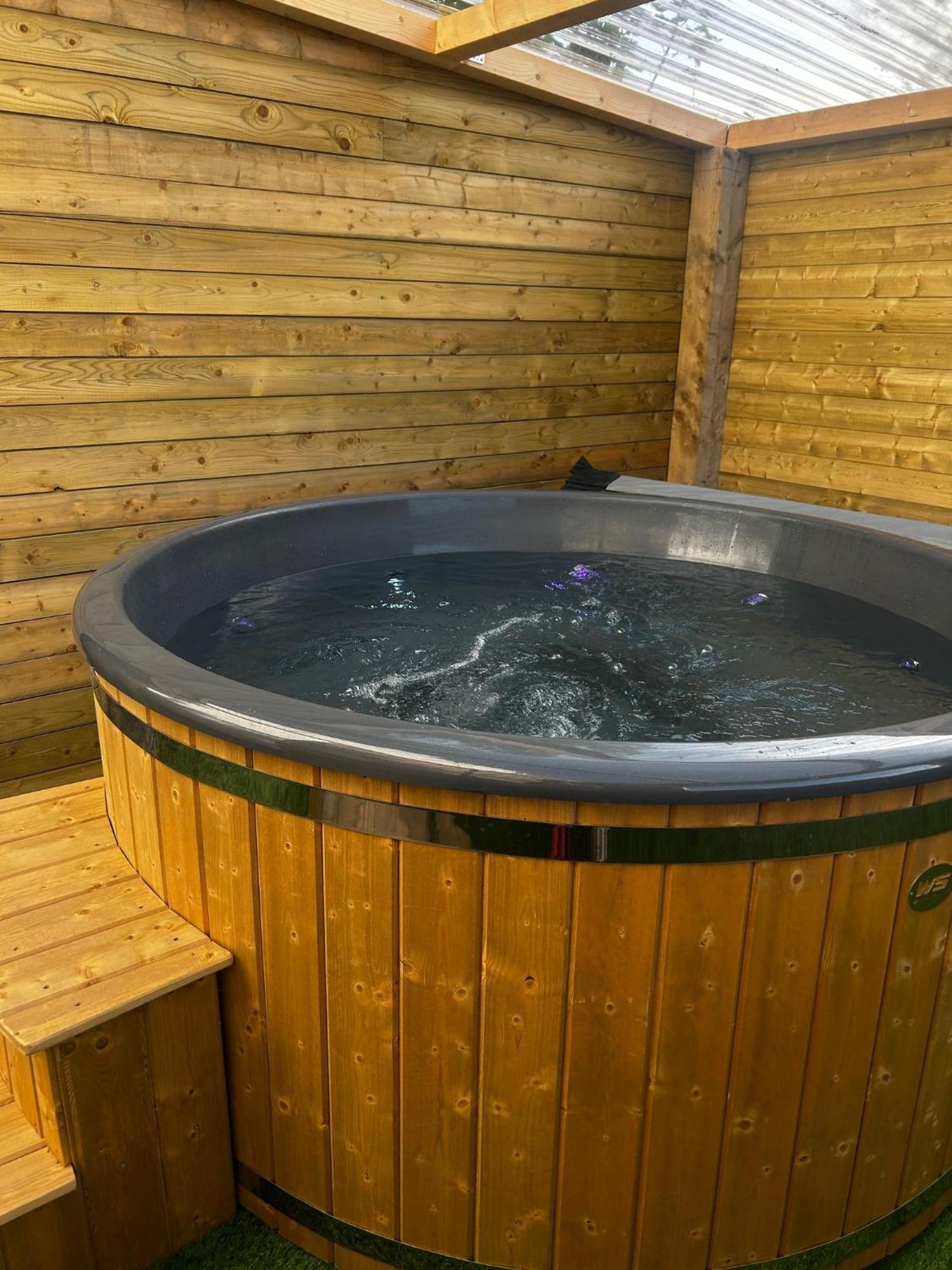 The Alpaca Farmhouse With Hot Tub And Alpaca Experience Included Dromara Exteriér fotografie