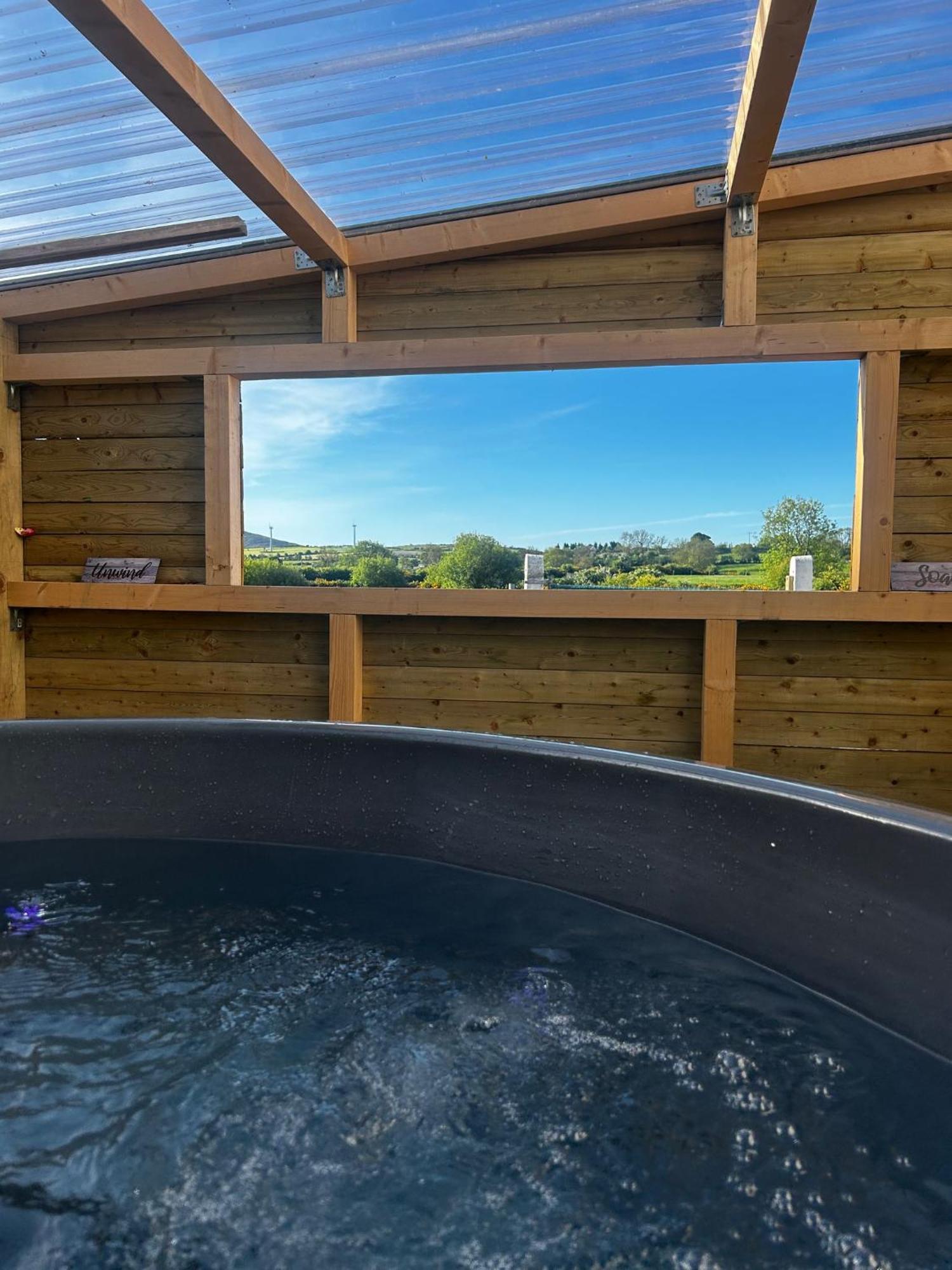 The Alpaca Farmhouse With Hot Tub And Alpaca Experience Included Dromara Exteriér fotografie